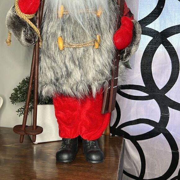 Ellsworth Avenue decorative skiing, Santa Claus with porcelain face - Picture 4 of 16